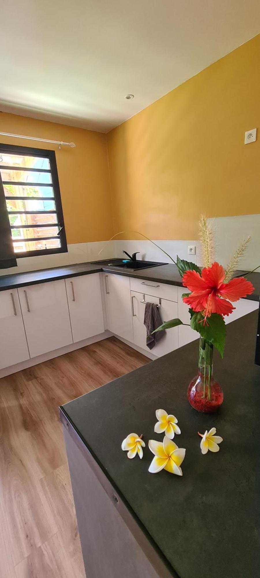 Coquet Appartement A 50 M Du Lagon L'Etang-Sale Экстерьер фото